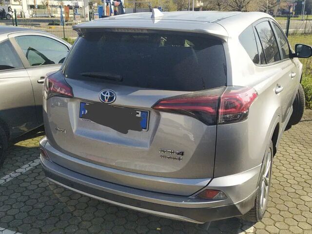 Тойота РАВ 4 2018 в Европе на Automoto.ua Тойота РАВ 4, объемом двигателя 2.49 л и пробегом 132 тыс. км за 28352 $, фото 1 на Automoto.ua