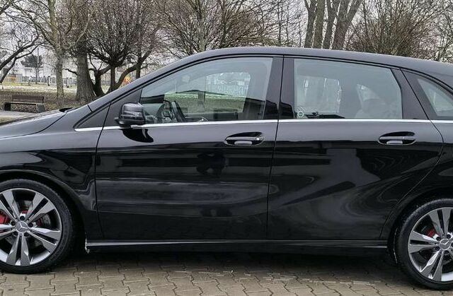 Мерседес Б-класс 2014 в Европе на Automoto.ua Черный Мерседес Б-класс, объемом двигателя 2.14 л и пробегом 237 тыс. км за 12107 $, фото 4 на Automoto.ua