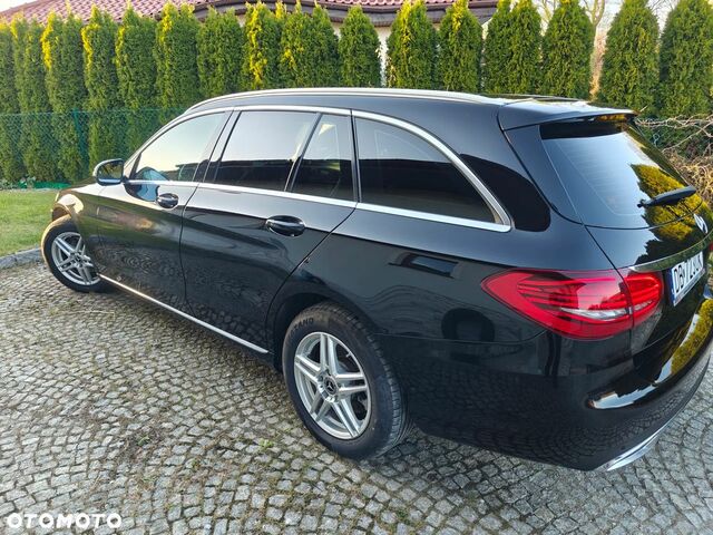 Мерседес Ц-Класс 2019 в Европе на Automoto.ua Черный Мерседес Ц-Класс, объемом двигателя 1 л и пробегом 182 тыс. км за 16925 $, фото 2 на Automoto.ua