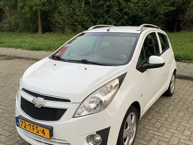 Шевроле Спарк 2012 в Европе на Automoto.ua Белый Шевроле Спарк, объемом двигателя 1 л и пробегом 365 тыс. км за 1577 $, фото 1 на Automoto.ua