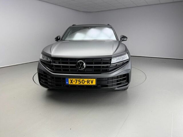 Фольксваген Туарег 2024 в Европе на Automoto.ua Серый Фольксваген Туарег, объемом двигателя 3 л и пробегом 66 тыс. км за 85020 $, фото 2 на Automoto.ua