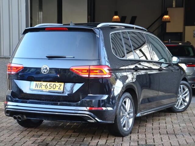 Фольксваген Туран 2017 у Європі на Automoto.ua Чорний Фольксваген Туран, об'ємом двигуна 1.4 л та пробігом 181 тис. км за 20909 $, фото 2 на Automoto.ua