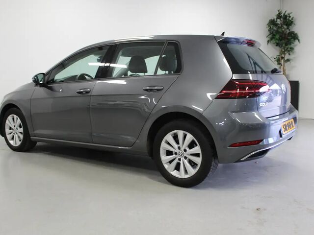 Фольксваген Гольф 2018 в Европе на Automoto.ua Серый Фольксваген Гольф, объемом двигателя 1.6 л и пробегом 67 тыс. км за 23212 $, фото 4 на Automoto.ua