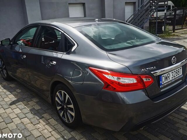 Ніссан Альтіма 2017 у Європі на Automoto.ua Сірий Ніссан Альтіма, об'ємом двигуна 2.49 л та пробігом 168 тис. км за 10775 $, фото 2 на Automoto.ua