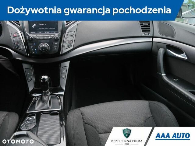 Хендай і40, об'ємом двигуна 2 л та пробігом 64 тис. км за 14255 $, фото 8 на Automoto.ua