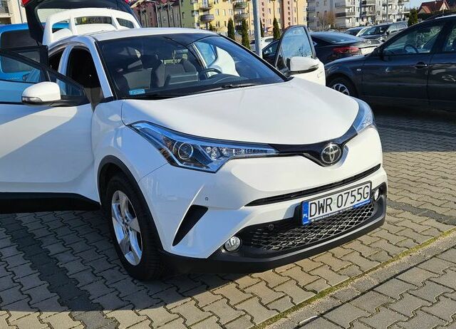 Тойота C-HR, об'ємом двигуна 1.2 л та пробігом 28 тис. км за 18337 $, фото 4 на Automoto.ua