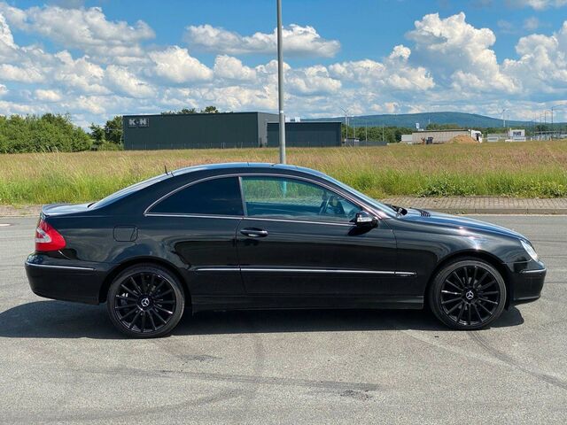 Мерседес 200 2005 в Европе на Automoto.ua Черный Мерседес 200, объемом двигателя 0 л и пробегом 186 тыс. км за 7445 $, фото 4 на Automoto.ua