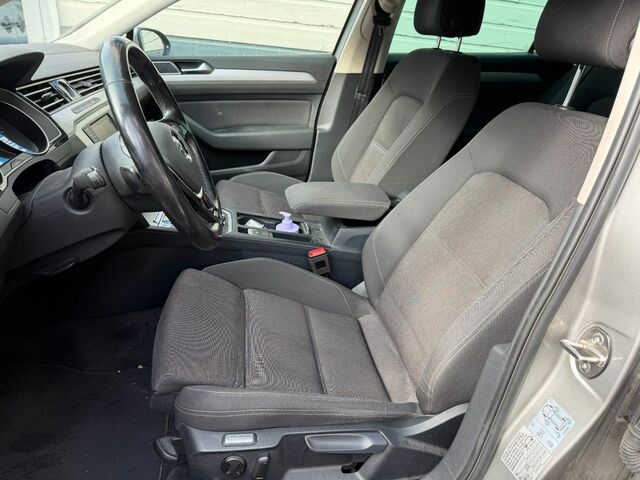 Фольксваген Пассат Вариант 2015 в Европе на Automoto.ua Фольксваген Пассат Вариант, объемом двигателя 1.6 л и пробегом 279 тыс. км за 8829 $, фото 12 на Automoto.ua