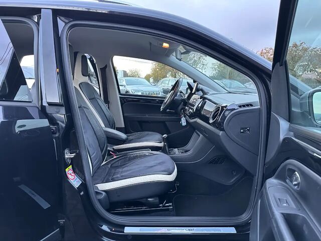 Фольксваген Ап 2013 у Європі на Automoto.ua Чорний Фольксваген Ап, об'ємом двигуна 1 л та пробігом 177 тис. км за 6365 $, фото 3 на Automoto.ua