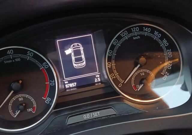 Шкода Рапід, об'ємом двигуна 1 л та пробігом 98 тис. км за 9266 $, фото 6 на Automoto.ua