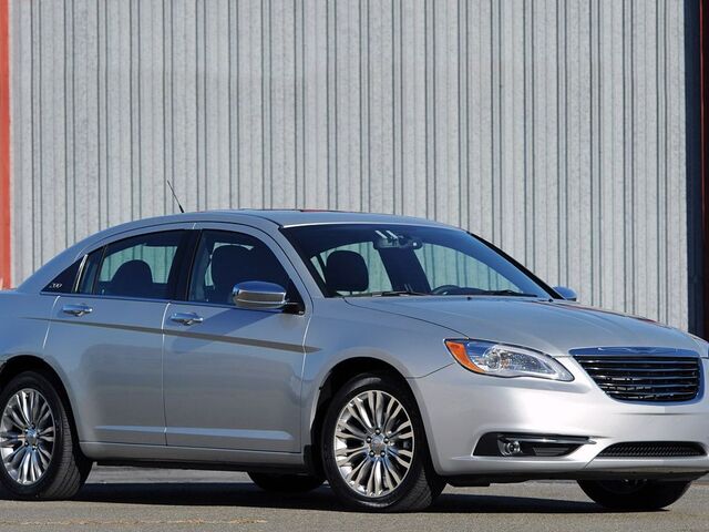 Крайслер 200, Седан 2011 - н.в. Sedan 2,4 i (173)