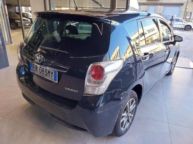 Тойота Версо 2013 у Європі на Automoto.ua Синій Тойота Версо, об'ємом двигуна 2 л та пробігом 195 тис. км за 6988 $, фото 3 на Automoto.ua