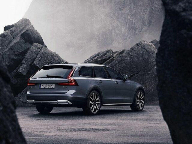 Технічні характеристики Volvo V90 Cross Country 2023