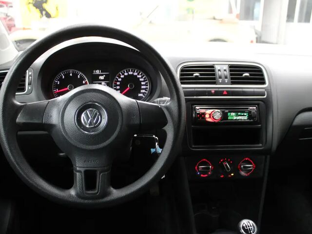 Фольксваген Поло 2009 у Європі на Automoto.ua Сірий Фольксваген Поло, об'ємом двигуна 1.39 л та пробігом 142 тис. км за 5781 $, фото 8 на Automoto.ua