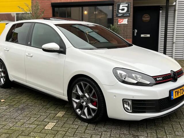 Фольксваген Гольф ГТІ 2012 у Європі на Automoto.ua Білий Фольксваген Гольф ГТІ, об'ємом двигуна 1.98 л та пробігом 158 тис. км за 12950 $, фото 9 на Automoto.ua