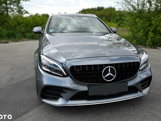 Мерседес Ц-Класс 2019 в Европе на Automoto.ua Серый Мерседес Ц-Класс, объемом двигателя 1 л и пробегом 150 тыс. км за 99900 $, фото 1 на Automoto.ua
