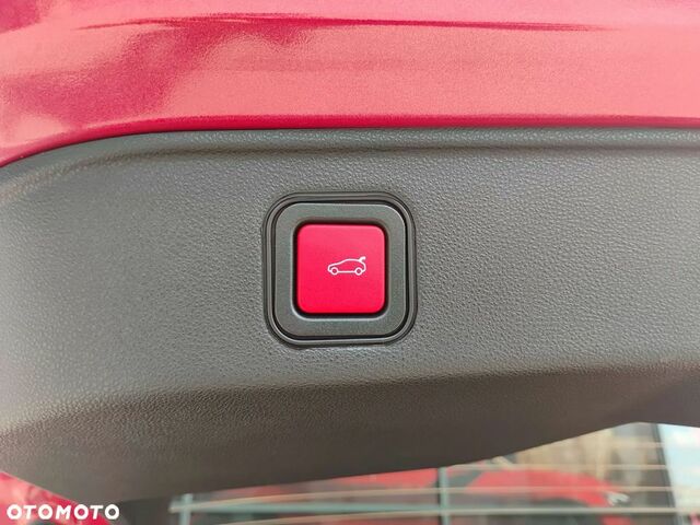 Альфа Ромео Джуниор 2025 в Европе на Automoto.ua Красный Альфа Ромео Джуниор, объемом двигателя 1 л и пробегом 1 тыс. км за 36538 $, фото 17 на Automoto.ua