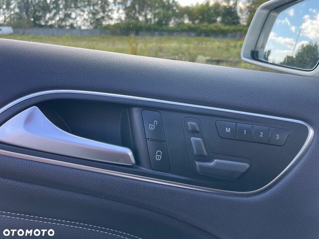 Мерседес Б-класс 2014 в Европе на Automoto.ua Серый Мерседес Б-класс, объемом двигателя 1 л и пробегом 146 тыс. км за 10872 $, фото 20 на Automoto.ua