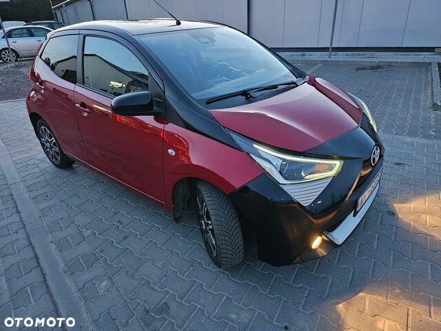 Тойота Айго, объемом двигателя 1 л и пробегом 33 тыс. км за 11404 $, фото 2 на Automoto.ua