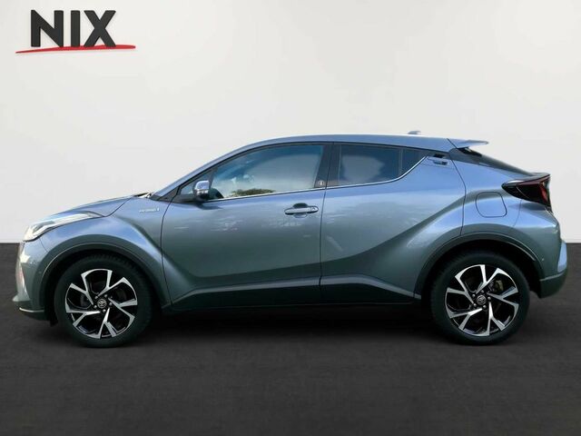 Серый Тойота C-HR, объемом двигателя 1.8 л и пробегом 46 тыс. км за 28341 $, фото 2 на Automoto.ua