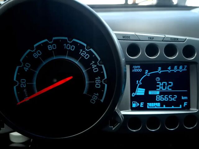 Шевроле Спарк 2010 в Европе на Automoto.ua Серебряный Шевроле Спарк, объемом двигателя 1 л и пробегом 87 тыс. км за 3798 $, фото 6 на Automoto.ua