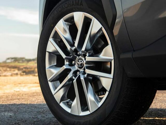 Toyota RAV4 2025 повний привід Підібрати повнопривідну Toyota RAV4 2025