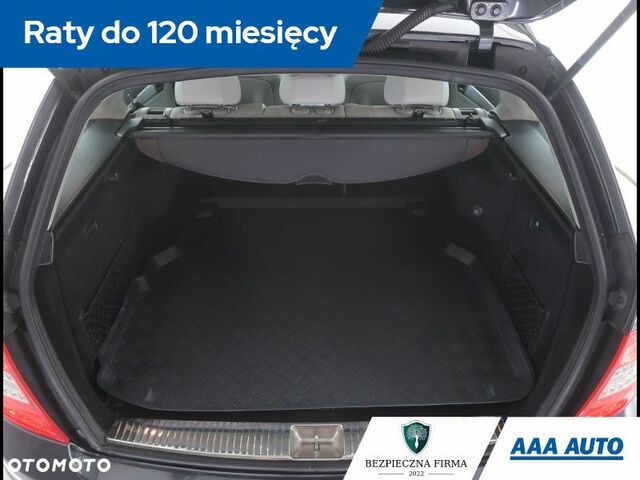 Мерседес Ц-Класс 2008 в Европе на Automoto.ua Черный Мерседес Ц-Класс, объемом двигателя 1 л и пробегом 212 тыс. км за 6538 $, фото 14 на Automoto.ua