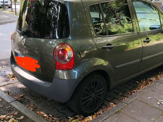 Рено Модус 2025 в Европе на Automoto.ua Коричневый Рено Модус, объемом двигателя 0 л и пробегом 168 тыс. км за 500 $, фото 1 на Automoto.ua