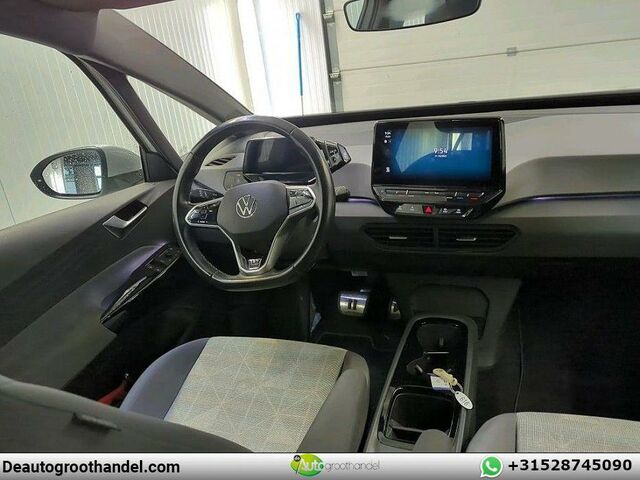 Фольксваген ID.3 2020 в Европе на Automoto.ua Белый Фольксваген ID.3, объемом двигателя 0 л и пробегом 146 тыс. км за 14762 $, фото 2 на Automoto.ua