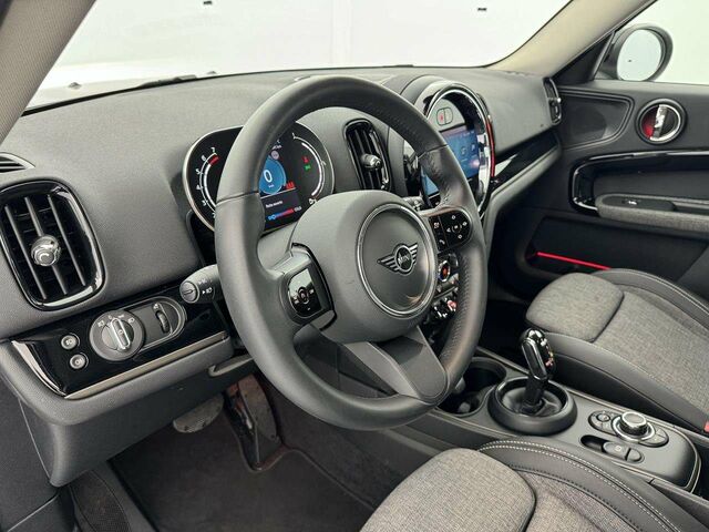 Серый Мини Cooper Countryman, объемом двигателя 1.5 л и пробегом 30 тыс. км за 31789 $, фото 6 на Automoto.ua