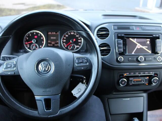 Фольксваген Тігуан 2012 у Європі на Automoto.ua Чорний Фольксваген Тігуан, об'ємом двигуна 1.98 л та пробігом 102 тис. км за 16867 $, фото 5 на Automoto.ua