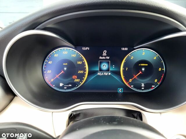 Мерседес Ц-Клас 2019 у Європі на Automoto.ua Чорний Мерседес Ц-Клас, об'ємом двигуна 1 л та пробігом 166 тис. км за 20073 $, фото 25 на Automoto.ua