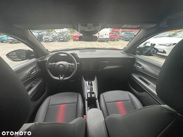 Альфа Ромео Джуниор 2025 в Европе на Automoto.ua Черный Альфа Ромео Джуниор, объемом двигателя 1 л и пробегом 1 тыс. км за 30243 $, фото 11 на Automoto.ua