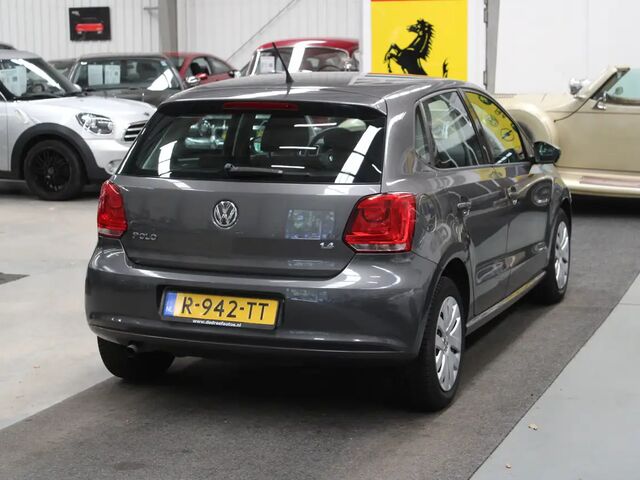 Фольксваген Поло 2009 у Європі на Automoto.ua Сірий Фольксваген Поло, об'ємом двигуна 1.39 л та пробігом 142 тис. км за 5781 $, фото 3 на Automoto.ua