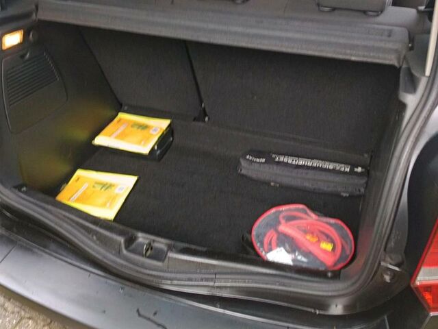 Рено Модус 2011 в Европе на Automoto.ua Черный Рено Модус, объемом двигателя 0 л и пробегом 119 тыс. км за 2600 $, фото 8 на Automoto.ua