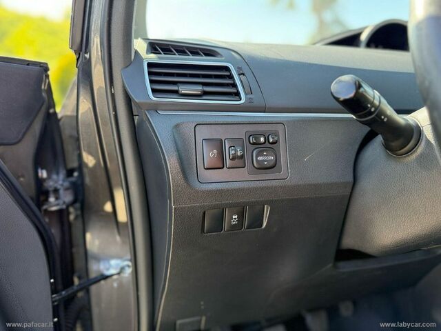 Тойота Версо 2015 у Європі на Automoto.ua Чорний Тойота Версо, об'ємом двигуна 1.6 л та пробігом 175 тис. км за 10025 $, фото 11 на Automoto.ua