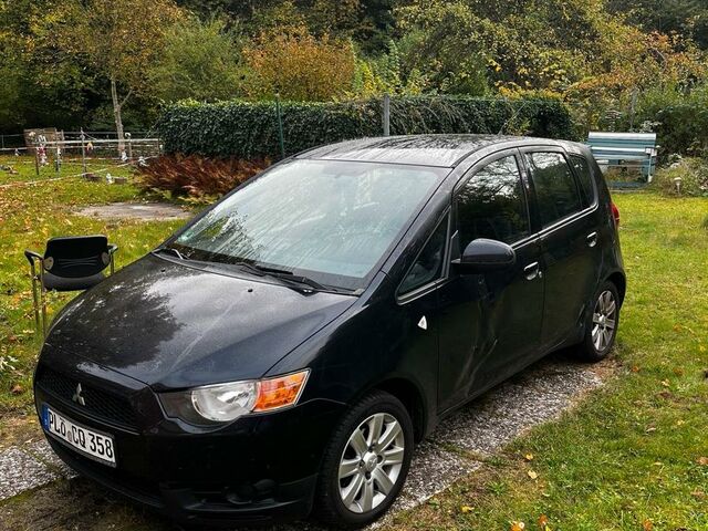 Мицубиси Кольт 2008 в Европе на Automoto.ua Черный Мицубиси Кольт, объемом двигателя 0 л и пробегом 197 тыс. км за 1200 $, фото 1 на Automoto.ua