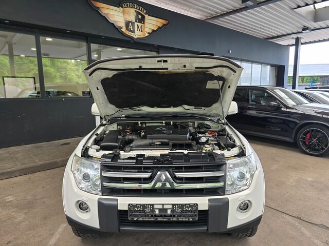 Мицубиси Паджеро 2010 в Европе на Automoto.ua Белый Мицубиси Паджеро, объемом двигателя 3.2 л и пробегом 127 тыс. км за 14449 $, фото 24 на Automoto.ua