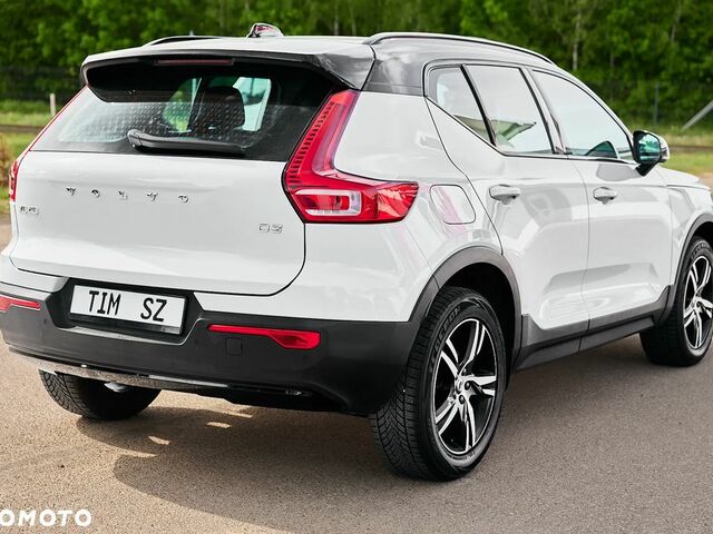 Вольво XC40, об'ємом двигуна 1.97 л та пробігом 145 тис. км за 25227 $, фото 7 на Automoto.ua