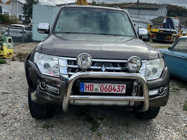 Мицубиси Паджеро 2017 в Европе на Automoto.ua Мицубиси Паджеро, объемом двигателя 3.2 л и пробегом 118 тыс. км за 16700 $, фото 2 на Automoto.ua