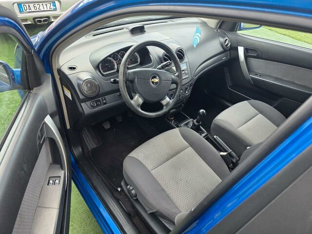 Шевроле Авео 2009 у Європі на Automoto.ua Синій Шевроле Авео, об'ємом двигуна 1.21 л та пробігом 190 тис. км за 1800 $, фото 2 на Automoto.ua