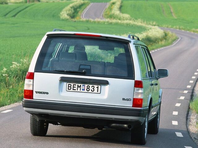 Вольво 940, Універсал 1990 - 1996 Kombi (945) 2.3 i 16V
