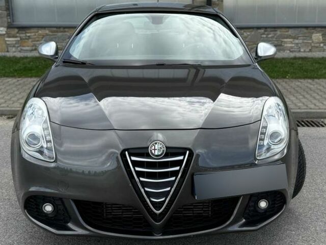 Альфа Ромео Giulietta 2012 у Європі на Automoto.ua Сірий Альфа Ромео Giulietta, об'ємом двигуна 1 л та пробігом 148 тис. км за 5691 $, фото 16 на Automoto.ua
