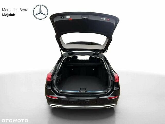 Мерседес Ц-Класс 2024 в Европе на Automoto.ua Черный Мерседес Ц-Класс, объемом двигателя 1 л и пробегом 1 тыс. км за 51744 $, фото 6 на Automoto.ua