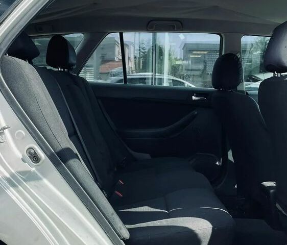 Тойота Авенсіс, об'ємом двигуна 2 л та пробігом 307 тис. км за 1706 $, фото 8 на Automoto.ua