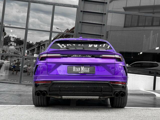 Фіолетовий Ламборджині Урус, об'ємом двигуна 4 л та пробігом 14 тис. км за 377862 $, фото 3 на Automoto.ua