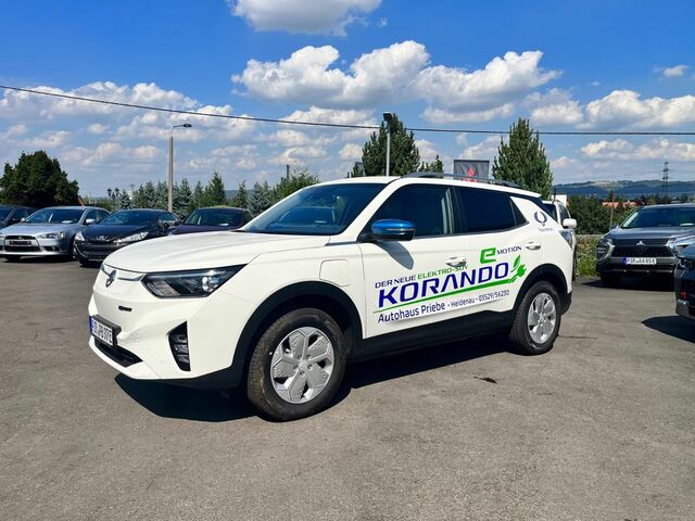 Білий Cанг Йонг Korando, об'ємом двигуна 0 л та пробігом 250 тис. км за 31822 $, фото 4 на Automoto.ua