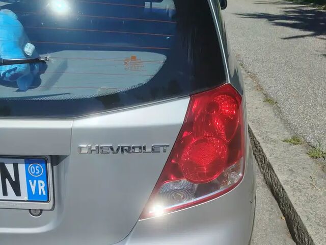 Шевроле Калос 2005 у Європі на Automoto.ua Срібний Шевроле Калос, об'ємом двигуна 1.15 л та пробігом 66 тис. км за 2910 $, фото 3 на Automoto.ua