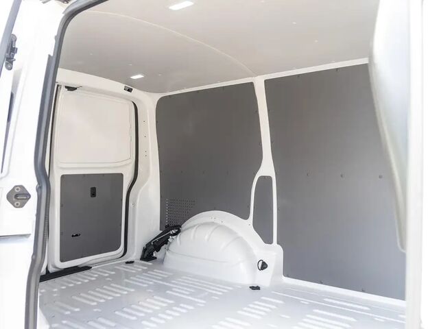 Фольксваген T6.1 Transporter 2024 в Европе на Automoto.ua Белый Фольксваген T6.1 Transporter, объемом двигателя 1.97 л и пробегом 14 тыс. км за 35574 $, фото 4 на Automoto.ua
