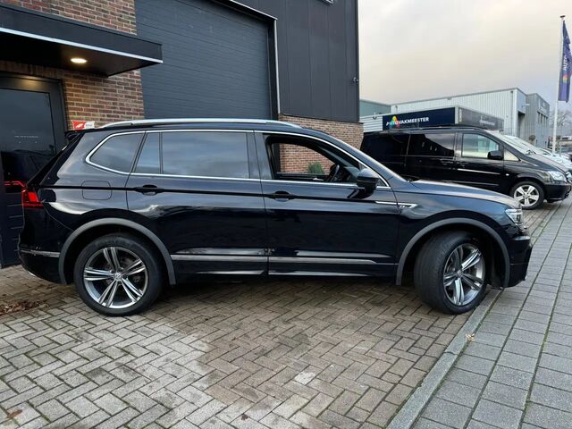 Фольксваген Tiguan Allspace 2019 в Европе на Automoto.ua Черный Фольксваген Tiguan Allspace, объемом двигателя 1.5 л и пробегом 204 тыс. км за 22950 $, фото 7 на Automoto.ua